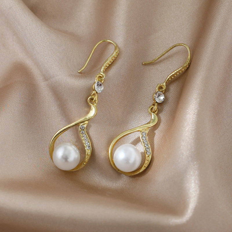 Pendant Pearl Earrings